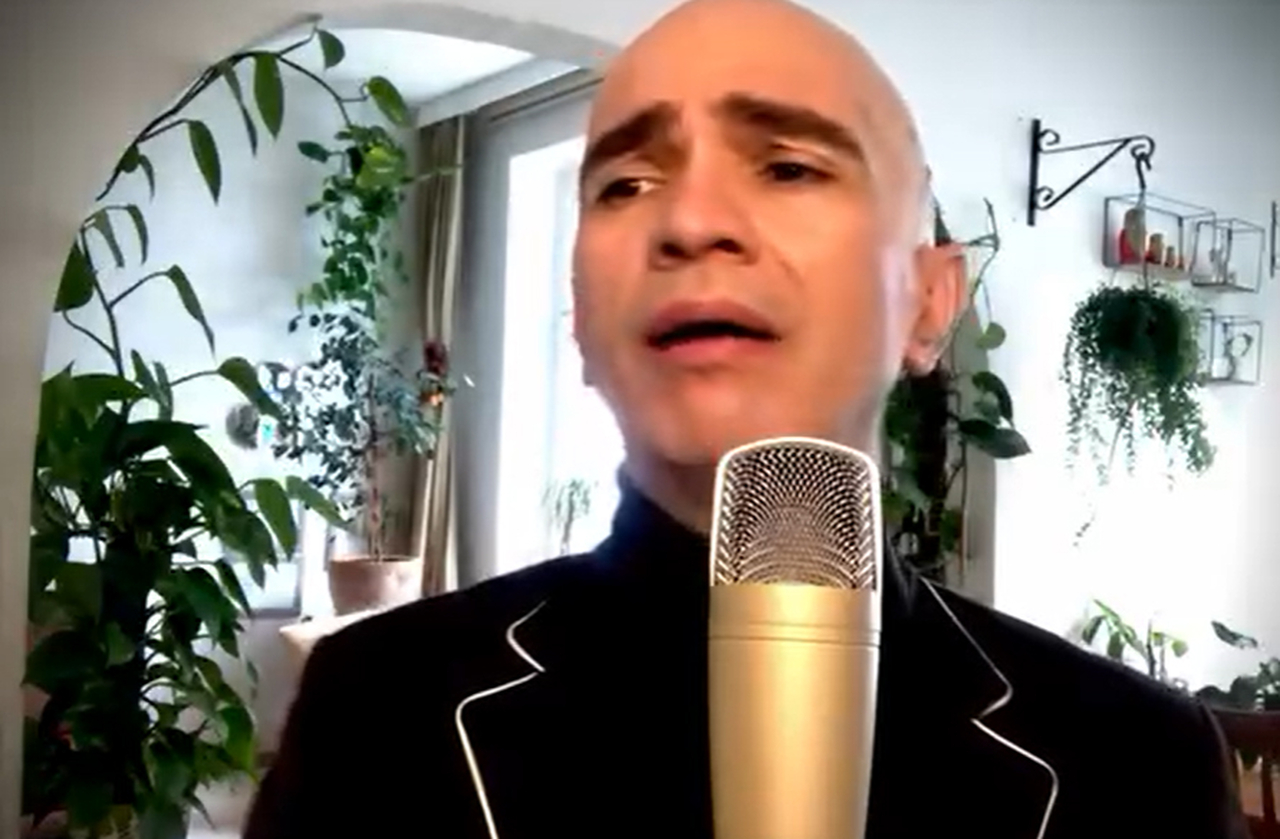 <p>Nele, destacou-se pela amplitude vocal de quatro oitavas, interpretando desde sambas de Noel Rosa até árias de Handel. Sua carreira, aliás, sempre foi marcada pela diversidade, transitando entre MPB, ópera, pop e música eletrônica, sem a perda de identidade.</p>
