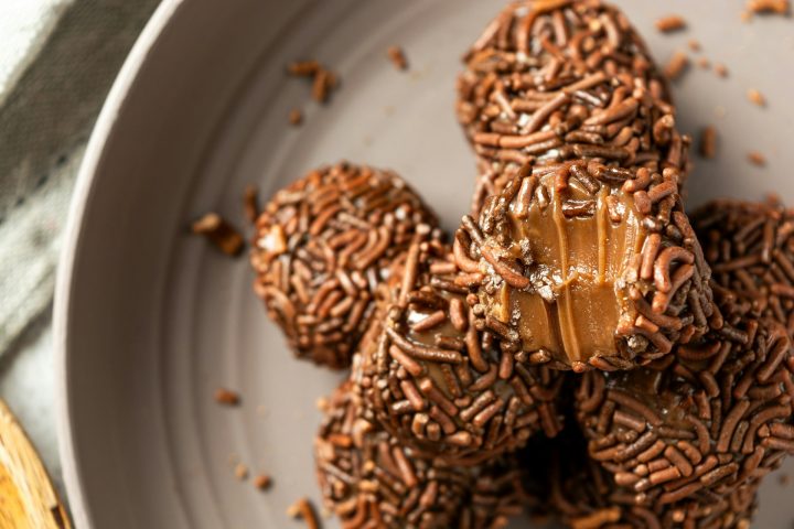 Durante sua campanha, seus apoiadores passaram a vender um doce feito de leite condensado, chocolate e manteiga para arrecadar fundos, que era chamado de “doce do brigadeiro”. 