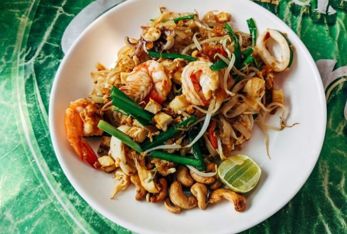 Prato típico tailandês pad thai – Markus Winkler/Unsplash