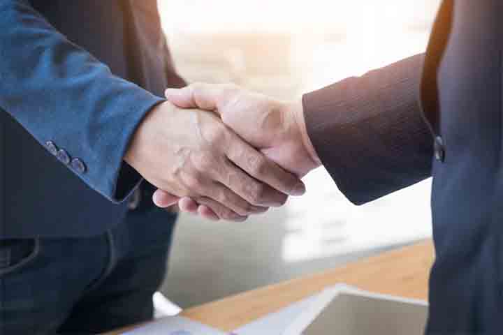 <p>Virtude, portanto, é a coerência entre o que se fala e o que se faz, sustentada por honestidade, justiça, respeito e responsabilidade, mesmo sem vantagem imediata.</p>
