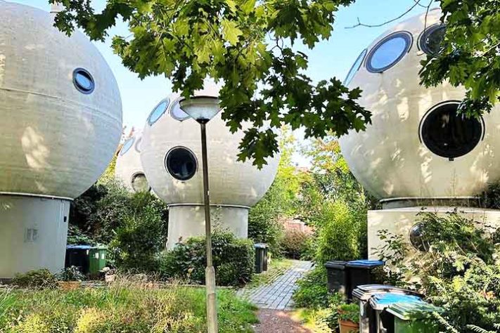 Bolwoningen, casas redondas holandesas localizadas no bairro de Maaspoort, em 's-Hertogenbosch, na Holanda - Reprodução do Flickr Damian Brenninkmeyer