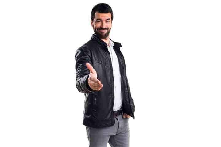 <p>1) Promessas frequentes que não se concretizam revelam falta de consistência ética e fragilidade de caráter. A virtude, ao contrário, exige que cada promessa seja sustentada por ação, mostrando integridade e responsabilidade no dia a dia.</p>
<p>&nbsp;</p>
