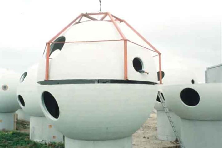 Bolwoningen, casas redondas holandesas localizadas no bairro de Maaspoort, em 's-Hertogenbosch, na Holanda - Reprodução do Youtube Canal shite guides