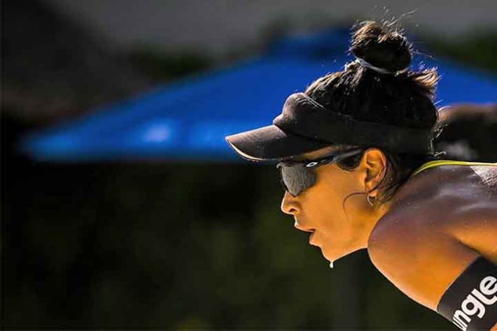 Jogadora de vôlei de praia Carol Solberg 