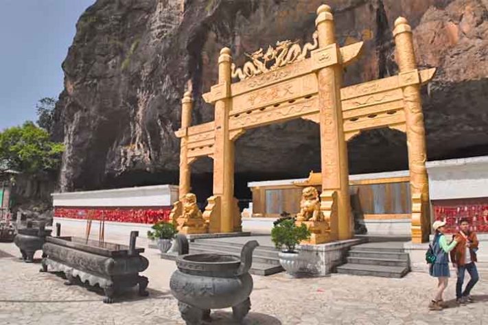 Passeio de trem na Montanha Dajue, China - Reprodução do Youtube Canal Travel East