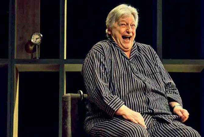 Com 70 anos de carreira, ator Fulvio Stefanini retorna aos palcos na peça ‘O Pai’