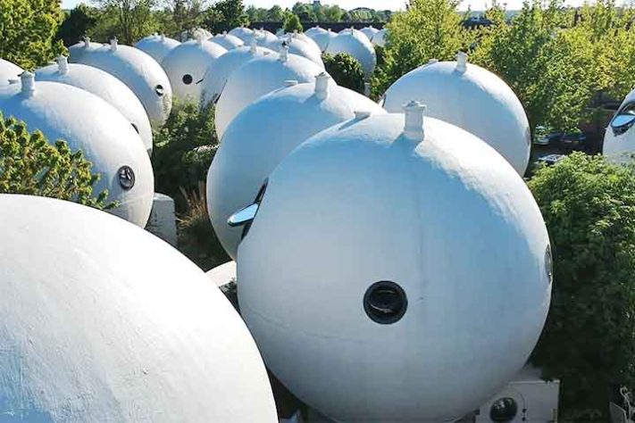 Bolwoningen, casas redondas holandesas localizadas no bairro de Maaspoort, em 's-Hertogenbosch, na Holanda - Reprodução do Youtube Canal Great Big Story