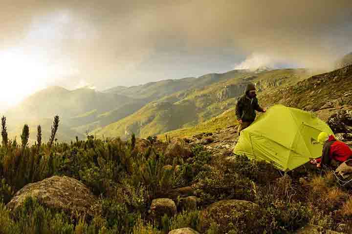 <p>Projetos ambiciosos, como a Travessia dos 7 Cumes, buscam elevar o município ao patamar internacional do turismo de aventura.</p>
