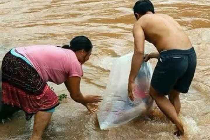 <p>A ampla repercussão internacional dessas imagens gerou pressão sobre o governo vietnamita por investimentos em pontes permanentes.</p>
