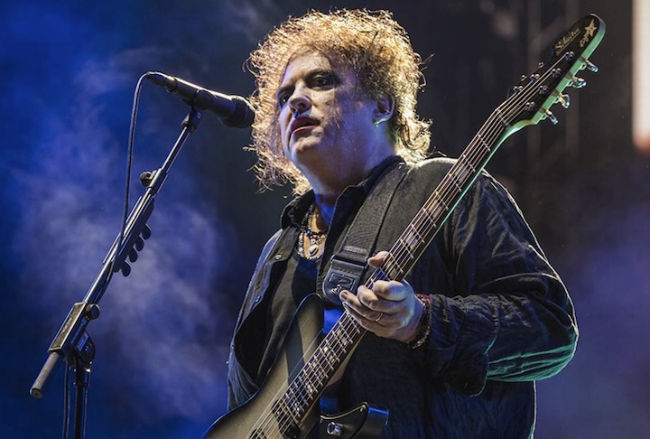 <p>Liderada pela figura icônica e central de Robert Smith, a banda emergiu do movimento pós-punk para se tornar um dos pilares do rock gótico.</p>
