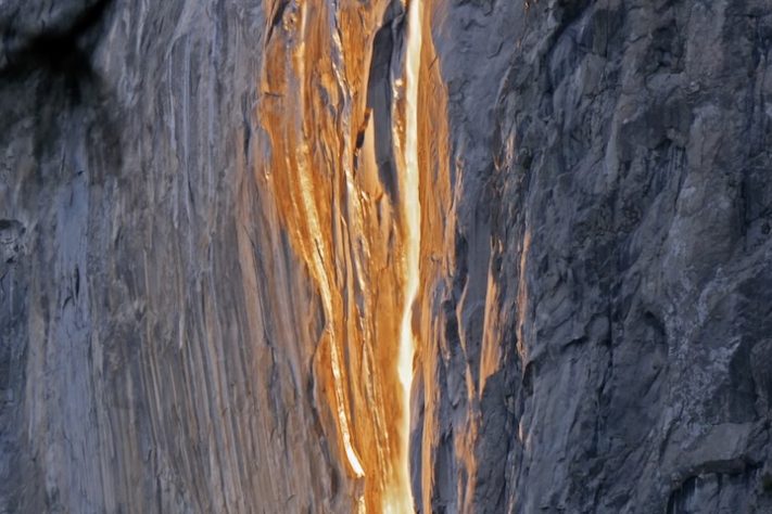 Fenômeno faz queda d'água em Yosemite parecer cascata de fogo – Reprodução/Yosemite Nation