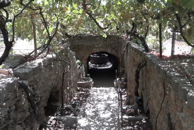 Complexo subterrâneo escavado à mão por imigrante ao longo de 40 anos se tornou patrimônio histórico da Califórnia; conheça