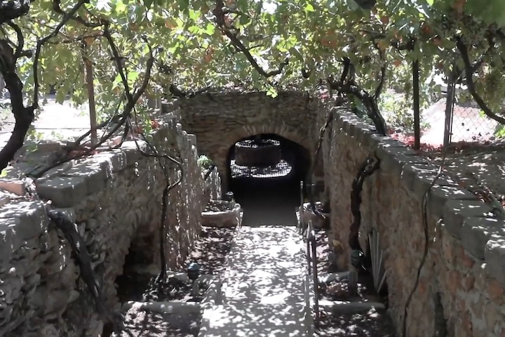 Forestiere Underground Gardens – Complexo subterrâneo escavado manualmente por imigrante se torna patrimônio histórico da Califórnia – Reprodução/Fresno Bee