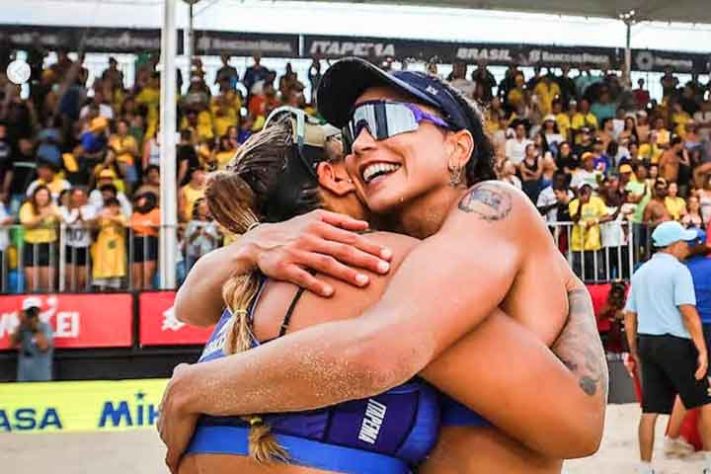 Jogadora de vôlei de praia Carol Solberg 