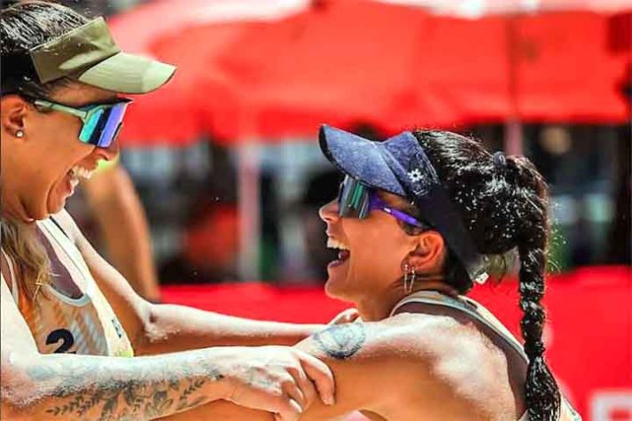 Jogadora de vôlei de praia Carol Solberg 