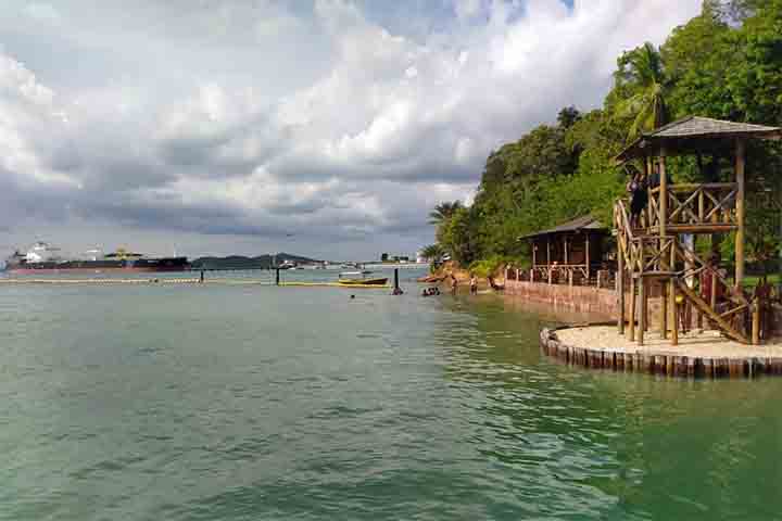 <p>O acesso é feito predominantemente por barcos que partem do Terminal Turístico de Salvador ou de Madre de Deus, garantindo uma atmosfera de tranquilidade e exclusividade.</p>
