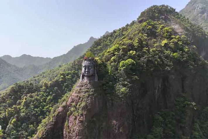 Passeio de trem na Montanha Dajue, China - Reprodução do Youtube Canal Travel East