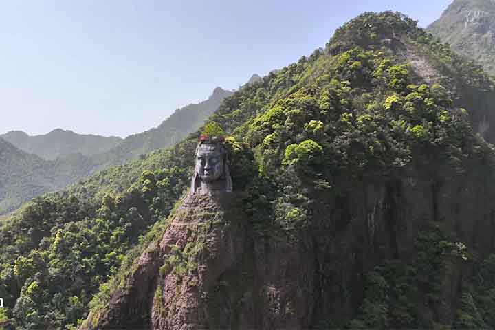 <p>O passeio é frequentemente descrito como ideal para viajantes que preferem evitar esforço físico intenso, seja por idade, mobilidade reduzida ou busca por conforto.</p>
