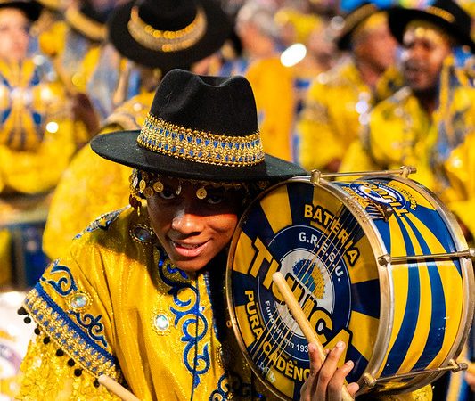 Bateria do Mestre Casagrande, da Unidos da Tijuca, ganha Estandarte de Ouro 2026: Ritmo e cadência que arrepiam