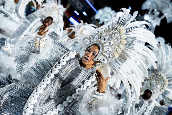 Baianas da Tuiuti ganham Estandarte de Ouro 2026:  grandes personagens nos desfiles das escolas