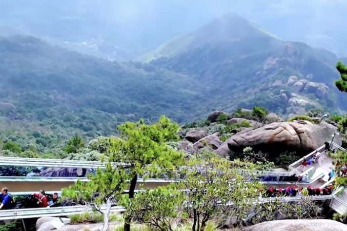 Escada rolante na China – Reprodução/YouTube