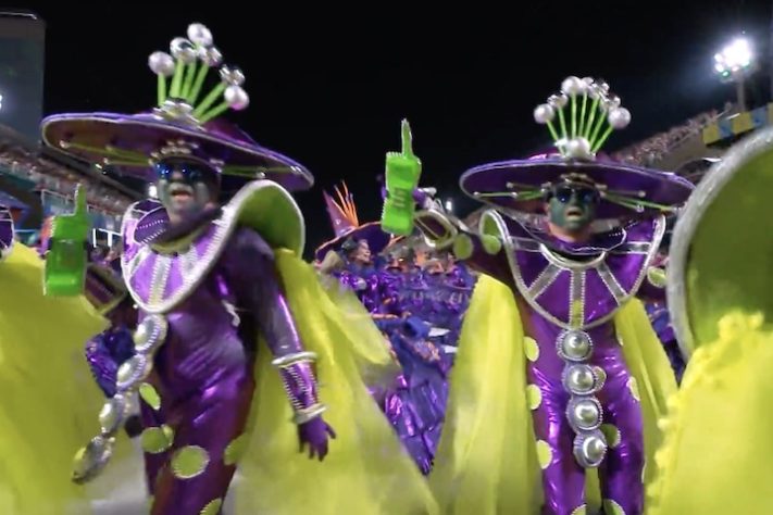 Ala do desfile em homenagem à Rita Lee faz alusão a discos voadores – Reprodução/TV Globo