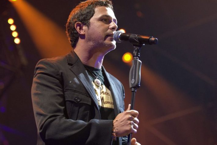 Alejandro Sanz – Wikimedia Commons/livepict.com