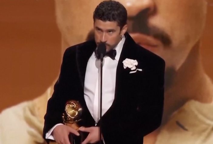 Bad Bunny em discurso no Grammy 2026 – Reprodução/CBS/Recording Academy