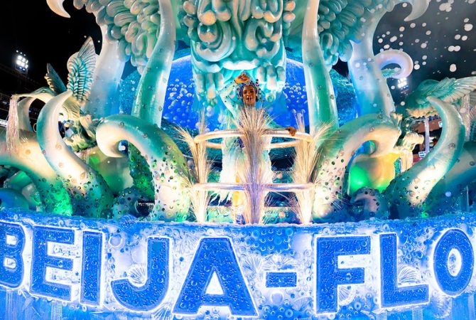 Beija-Flor exalta o candomblé no Carnaval carioca