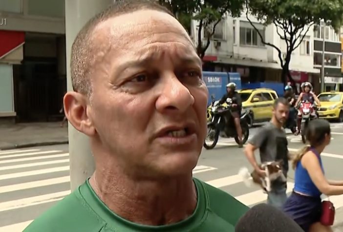 Homem tenta socorrer mulher que levava choque e também sofre descarga elétrica no RJ – Reprodução/TV Globo