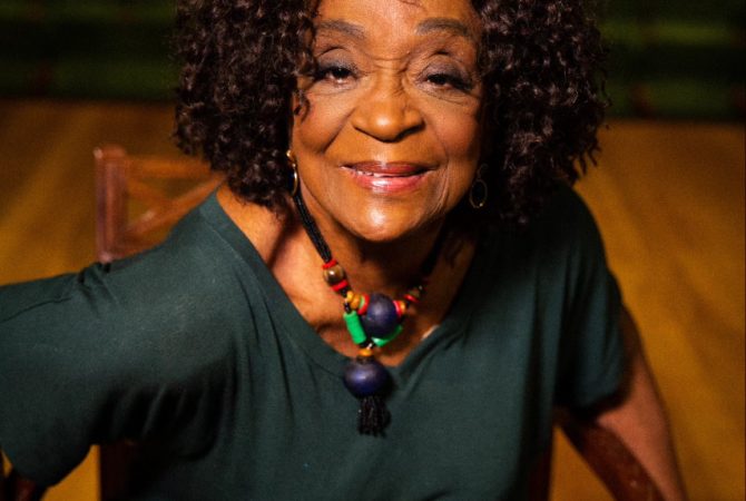 Mocidade Alegre homenageia Léa Garcia e conquista o Carnaval de São Paulo em 2026