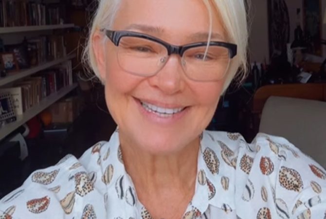 Júlia Lemmertz relembra Manoel Carlos em entrevista