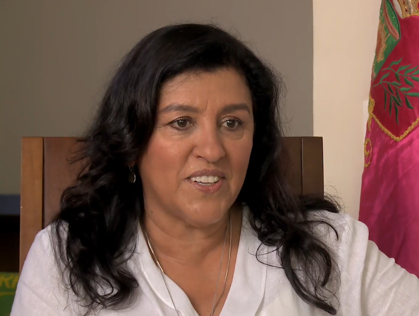 <p>Nos anos 1980, inovou no teatro com “A Farra da Terra”, espetáculo que incorporava projeções ao vivo, permitindo ao público observar com mais detalhes as expressões dos atores. Paralelamente, consolidou sua presença na televisão com participações em novelas e programas humorísticos da TV Globo.</p>
