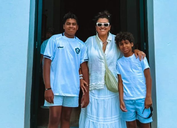 Regina Casé visita museu na Bahia e participa de tradicional Festa de Iemanjá em Cachoeira