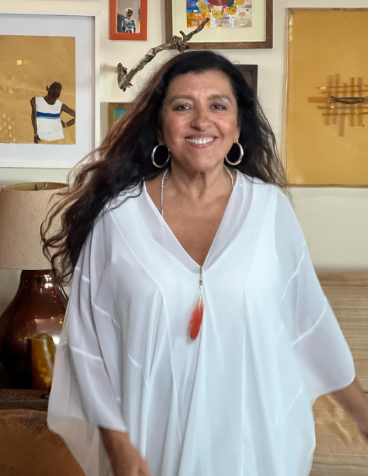 <p>Além disso, em dezembro de 2025, a atriz recebeu o título de cidadã pernambucana, concedido pela Alepe (Assembleia Legislativa de Pernambuco). Na mesma solenidade, a Câmara Municipal do Recife também lhe entregou o título de cidadã recifense.</p>
