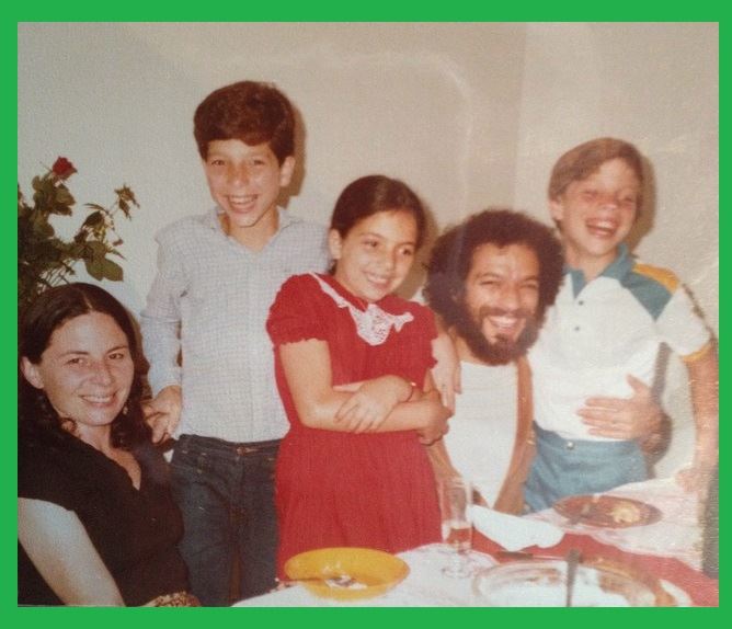 <p>Carlos Augusto Strazzer foi casado com a psicóloga Marina, com quem teve três filhos: Fábio, Luciano e Ana Paula. Fábio Strazzer também seguiu a carreira do pai e se tornou diretor de televisão.</p>
