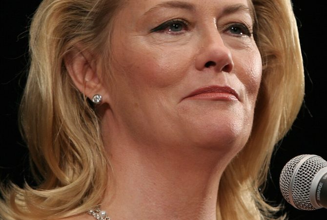 Cybill Shepherd faz 76 anos: Conheça a carreira, polêmicas e superações da atriz
