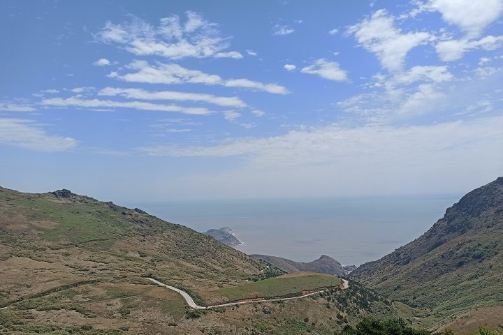 <p>A faixa costeira de Fujian apresenta planícies estreitas, portos naturais profundos e inúmeras ilhas.</p>
