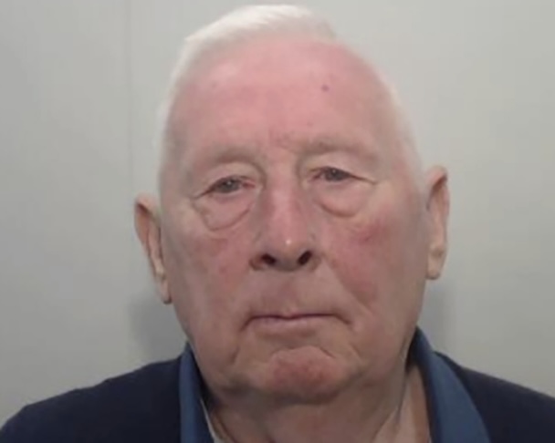 <p>O caso aconteceu no Reino Unido com o aposentado John Eric Spiby, que hoje tem mais de 70 anos.</p>
