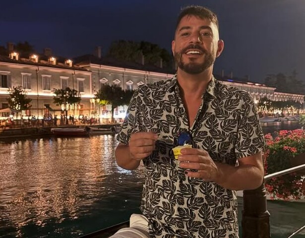 <p>A cada semana, um competidor assumirá o posto de “patrão”, com poder de decisão sobre os demais. A proposta, segundo Boninho, é resgatar um reality de “raiz”, com situações próximas da vida cotidiana.</p>
