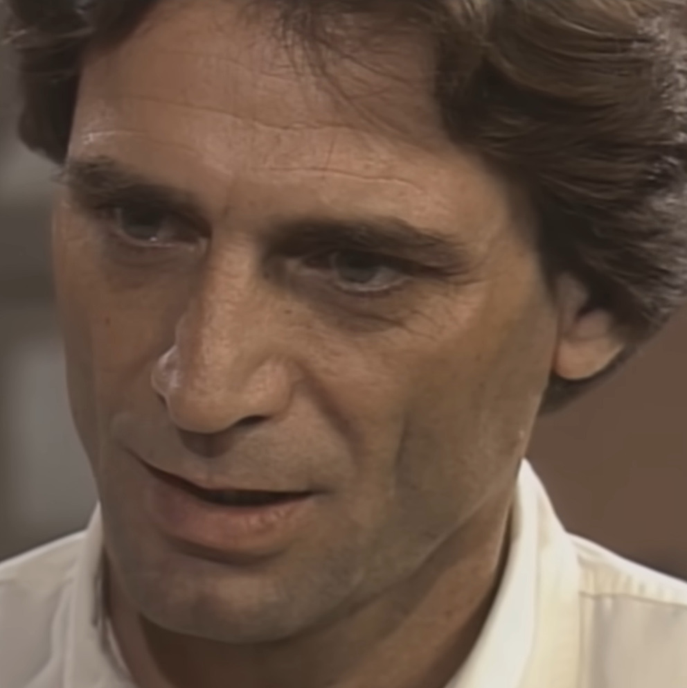 <p>A partir de então, se tornou presença constante em várias novelas e se consolidou ao interpretar galãs e vilões em diferentes produções. Na década de 1990, se destacou nas novelas “Felicidade”, “Renascer”, “Tropicaliente”, “Explode Coração”, “Anjo de Mim” e “Era uma Vez…”.</p>
