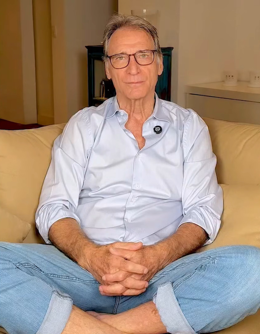 <p>Segundo a assessoria do ator, a recomendação médica tem como objetivo garantir sua plena recuperação, já que ele deve evitar atividades físicas e esforços nas próximas semanas: “No geral está muito bem. No sábado, já foi ao teatro assistir ao espetáculo ‘Simplesmente Eu, Clarice Lispector’, com Beth Goulart”, diz comunicado enviado ao g1.</p>
