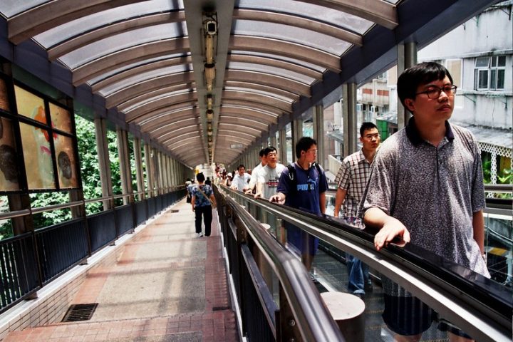 <p>O sistema não é novidade: Chongqing já utiliza escadas rolantes como transporte público desde 1996.</p>
