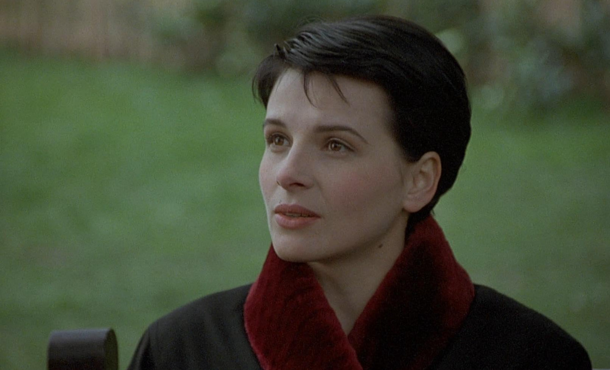 <p>Em “Perdas e Danos”, de 1992, Binoche vive Anna, noiva do filho de um político britânico, que se envolve em um romance proibido com Stephen Fleming, personagem de Jeremy Irons, papel que lhe rendeu nova indicação ao César de Melhor Atriz.</p>
