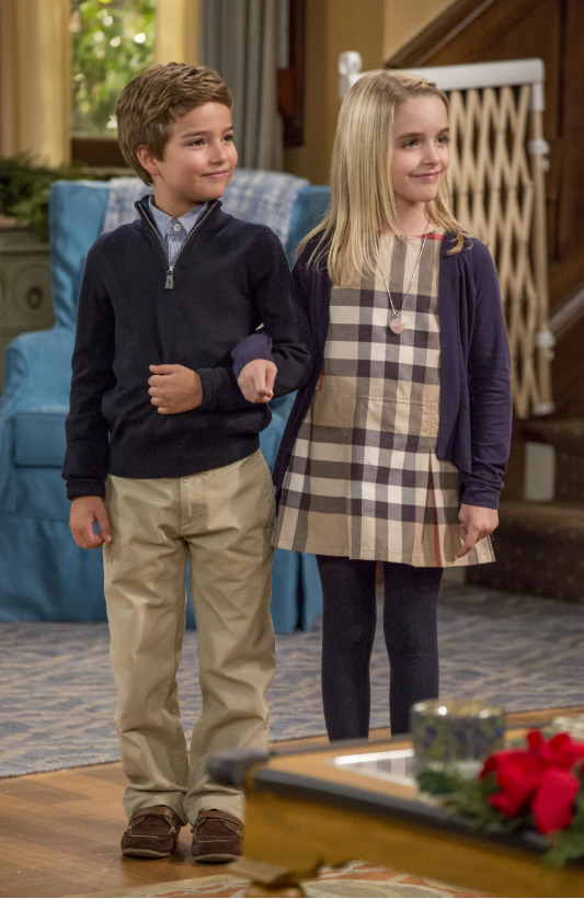 <p>Também participou de séries como “Designated Survivor”, no papel de Penny Kirkman, “Fuller House”, como Rose Harbenberger e “Young Sheldon”, derivada de “The Big Bang Theory”, no papel de Paige Swanson.</p>
