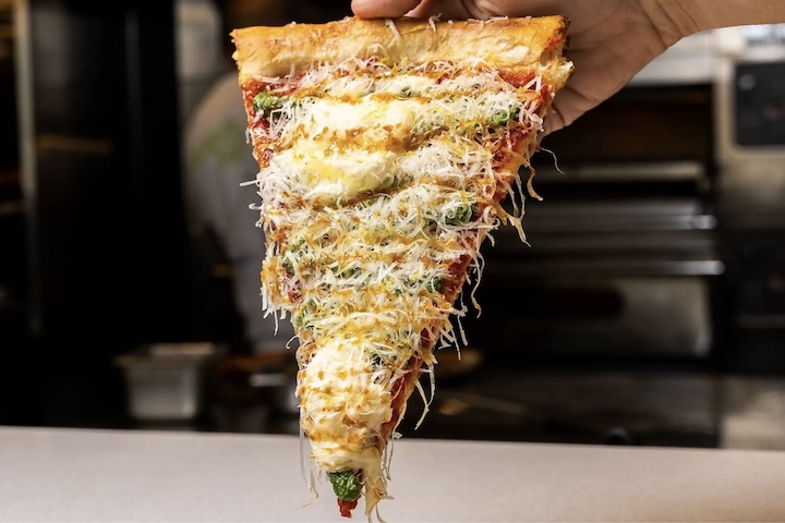 8º) Pizza artesanal estilo Nova York (<span dir=