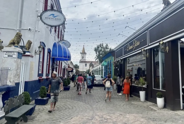 <p>Passear pela cidade é simples e prazeroso, com atrações concentradas e acessíveis a pé.</p>
