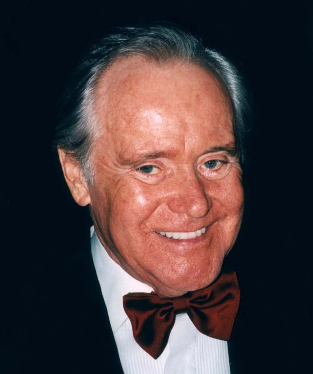 <p>ApÃ³s sua morte em 2001, aos 76 anos de idade, vÃ­tima deÂ cÃ¢ncer de bexiga. diversas homenagens foram realizadas em festivais e premiaÃ§Ãµes. CrÃ­ticos e fÃ£s ressaltaram sua contribuiÃ§Ã£o incomparÃ¡vel para o cinema. </p>
