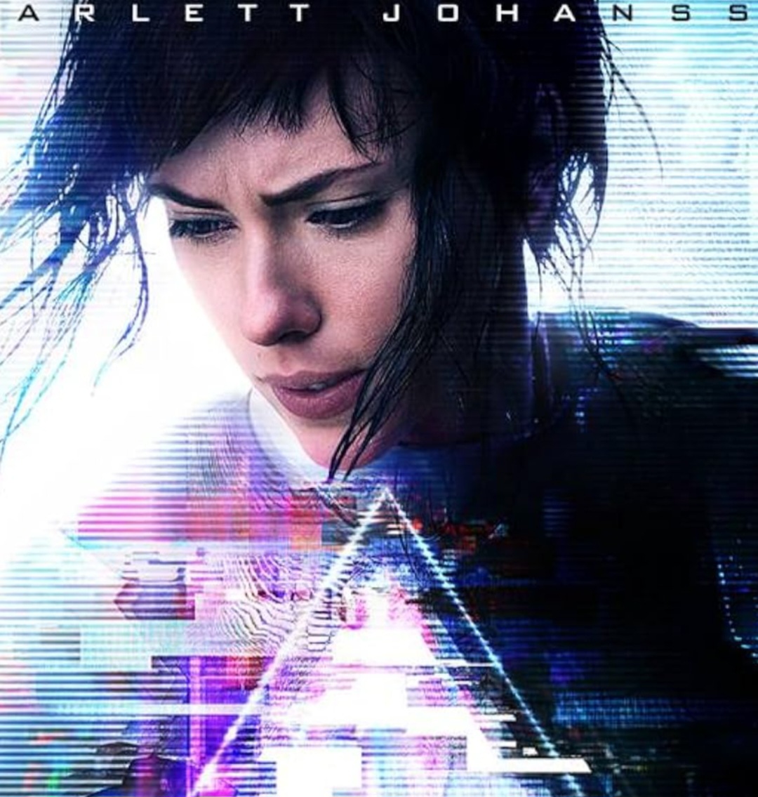 <p>A Vigilante do Amanhã: Ghost in the Shell, de 1995, num ambiente cyberpunk, aborda a dinâmica de uma policial que tenta prender um hacker.</p>
