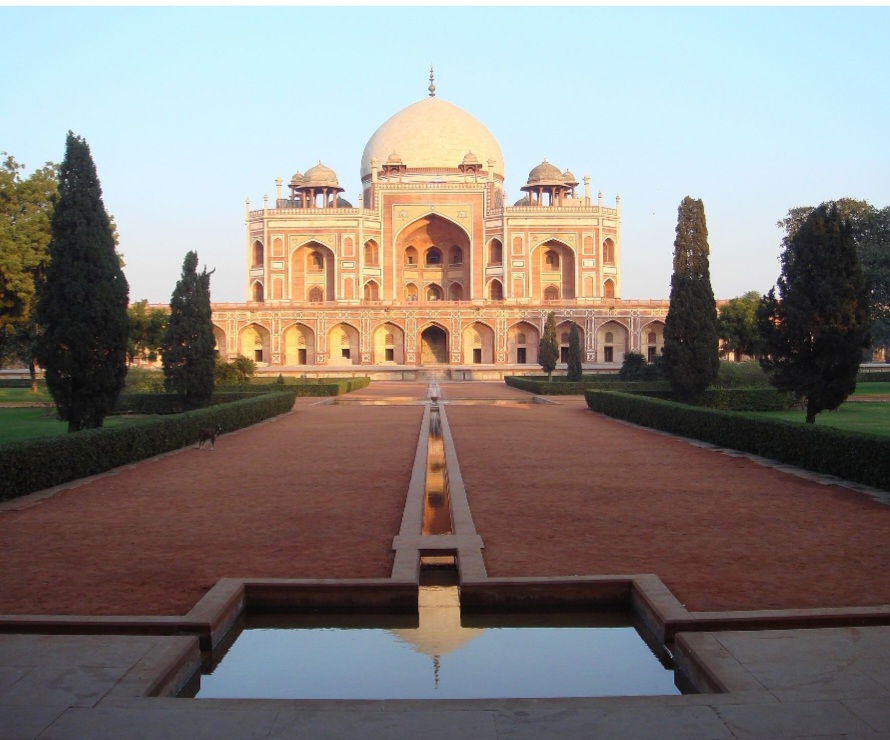 <p>Entre outubro e março, o clima mais ameno favorece a visita ao túmulo. Nesse período, os jardins estão especialmente agradáveis, e a atmosfera se torna ideal para caminhadas. Evitar os meses mais quentes garante maior conforto e aproveitamento.</p>
